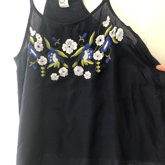 Embroidered Tank Top - Picture 3 of 5